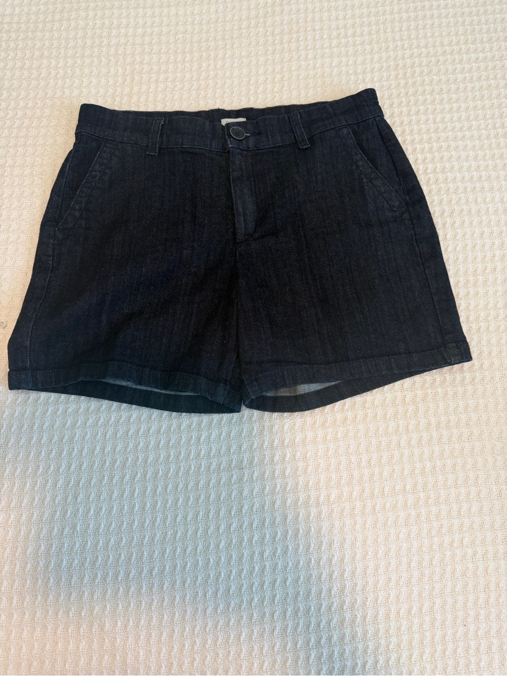 Liz Claiborne Women’s Classic Denim Shorts Size 6 Dark Wash Cotton Stretch